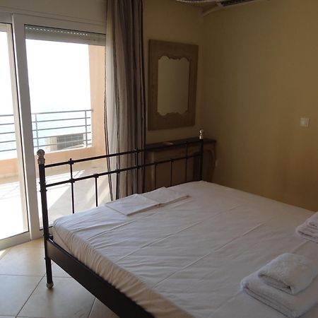 Aperanto House Paralia Loutsas الغرفة الصورة
