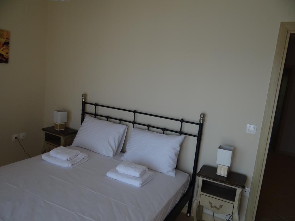 Aperanto House Paralia Loutsas المظهر الخارجي الصورة