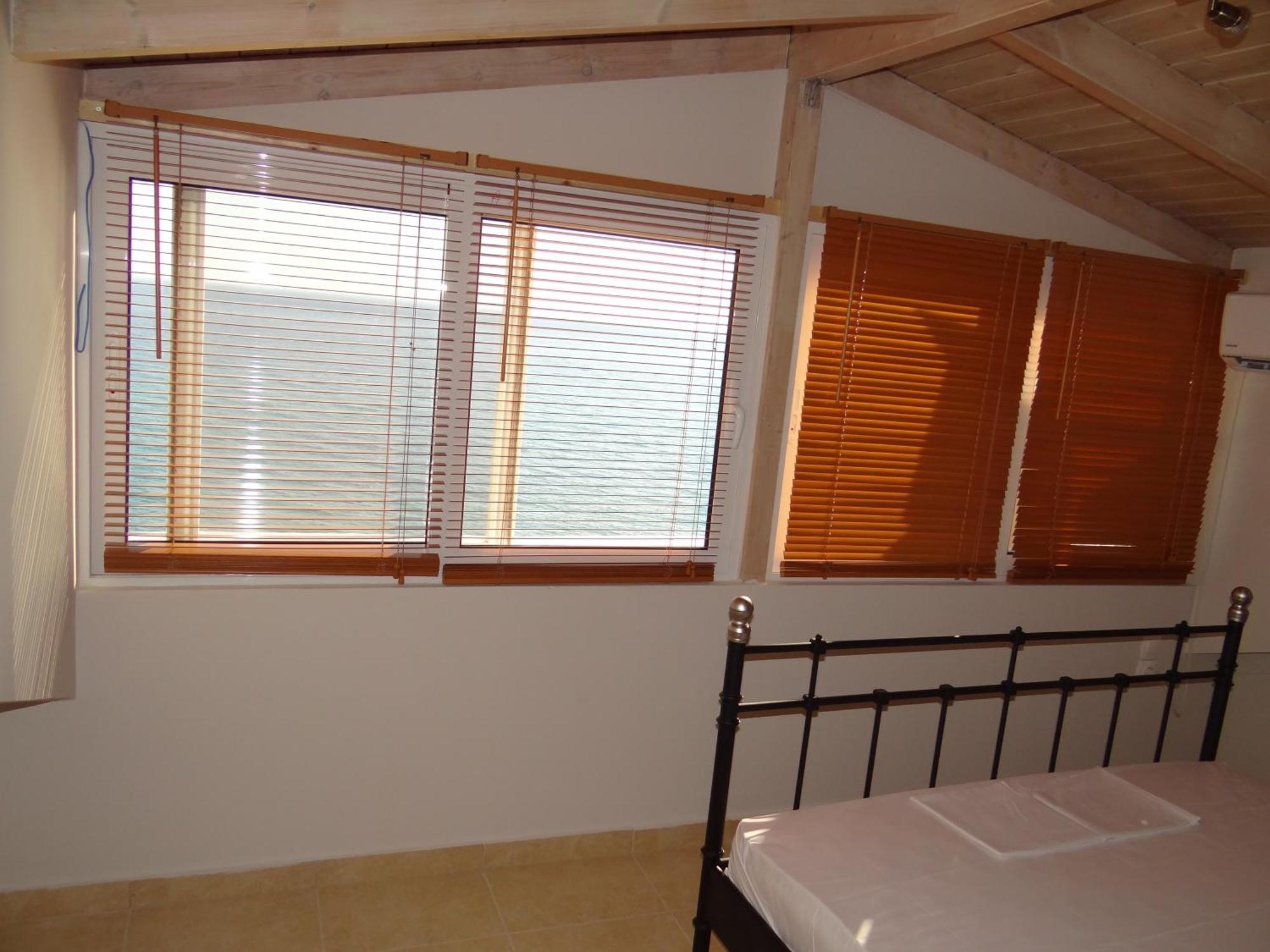Aperanto House Paralia Loutsas الغرفة الصورة